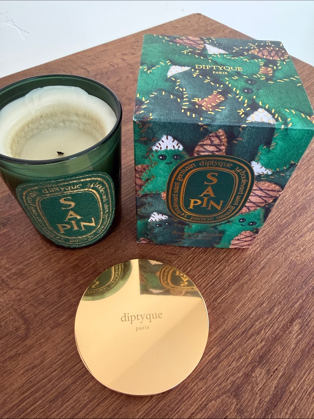 Diptyque Sapin Candle in
Original Box with Gold Lid (6.5 oz) - Picture 2 of 4